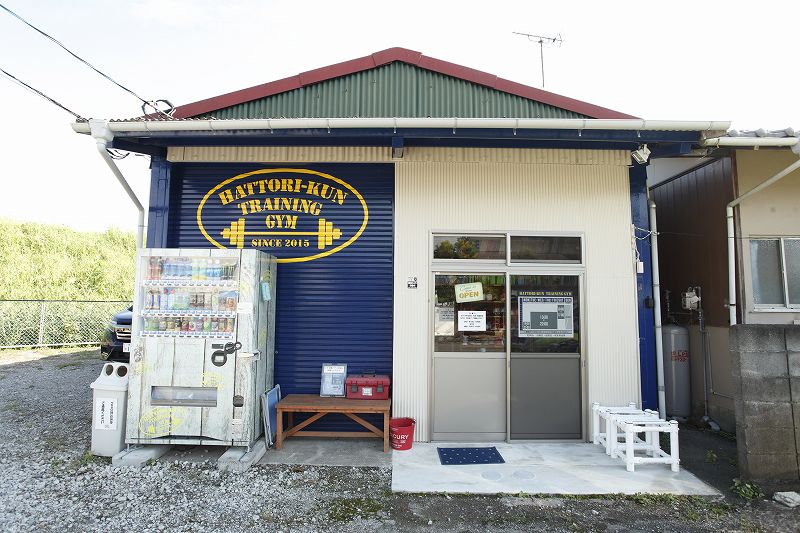 広い駐車場があります！ロッカールームやシャワー室も完備！